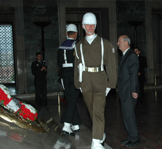 Anıtkabir Ziyareti ve Plaket Töreni